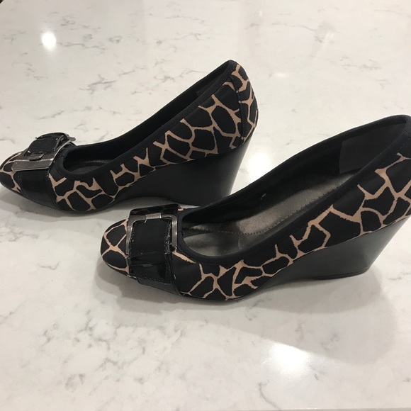 SOLD - Bandolino Wedge Heels - Picture 2 of 5